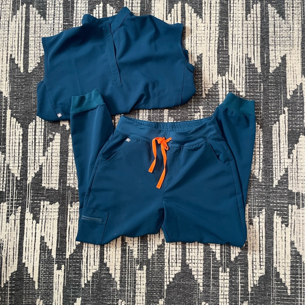 Retired Deep Reef FIGS scrubs size M